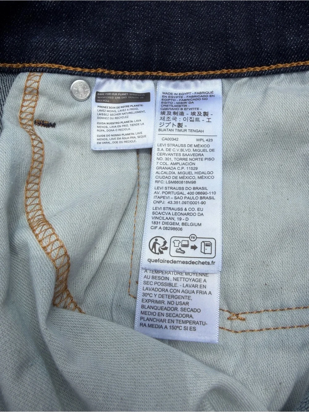 Levi's 541 Jeans Mens 34x30 Darkest Blue Athletic Tapered Denim Zip Fly 5 Pocket